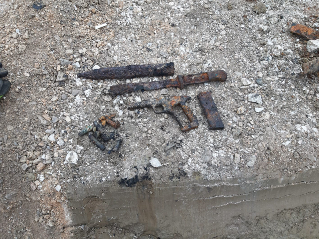 Waffenteile Bad-Reichenhall, 2021.jpg