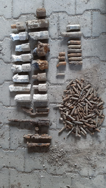 Stabbrandbomben + Waffenteile München, 2020.jpg