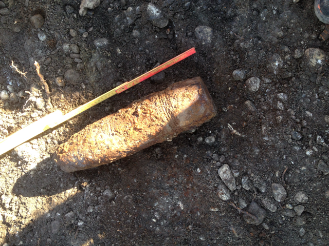 10,5cm Sprenggranate dt München- Nord 2016.JPG