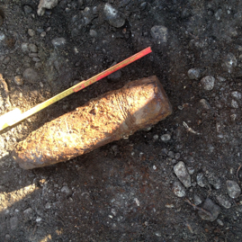 10,5cm Sprenggranate dt München- Nord 2016.JPG