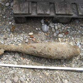 12cm Mörsergranate dt München- Pasing, 2012.JPG