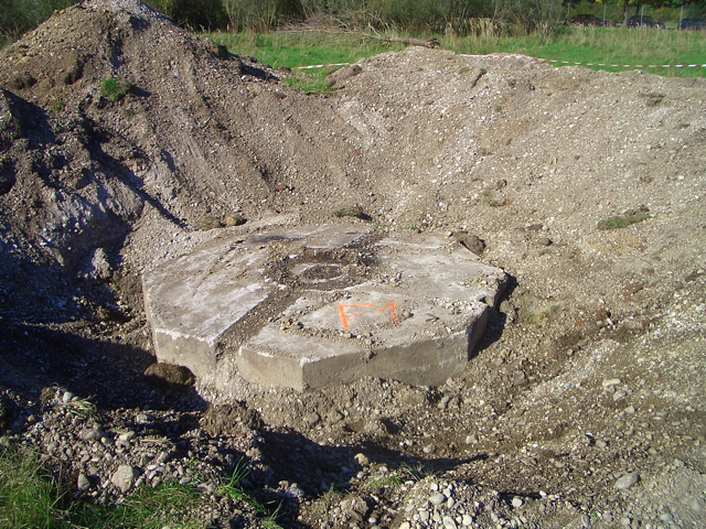 FLAK Fundamente, Neuherberg 2004.JPG